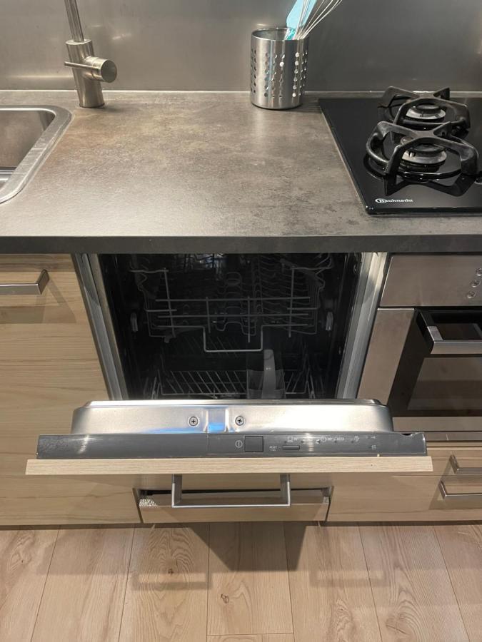 Tiny-house Zeecontainers Bij Het Bos Oranjewoud